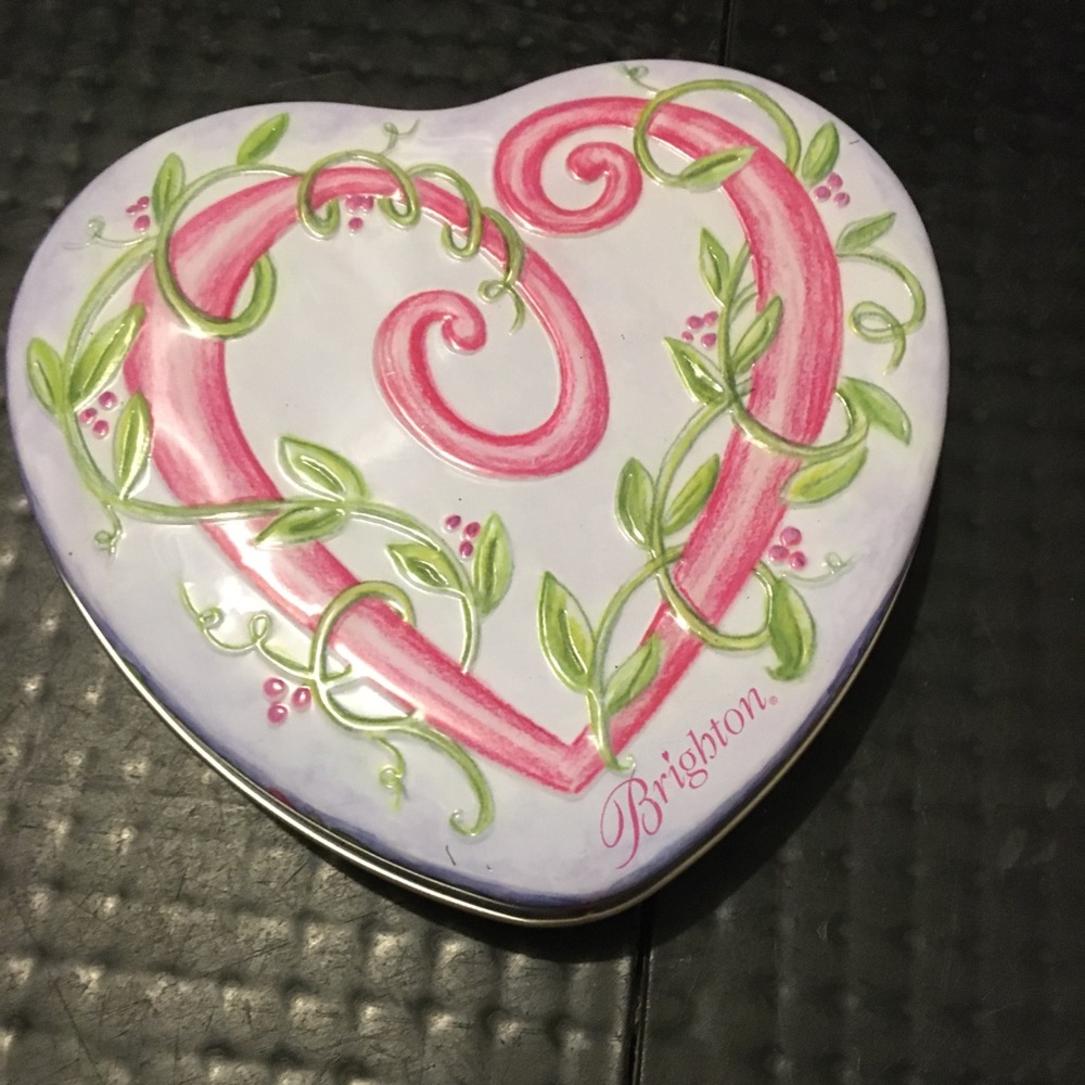 🌼 3/$6 Metal Jewelry Box